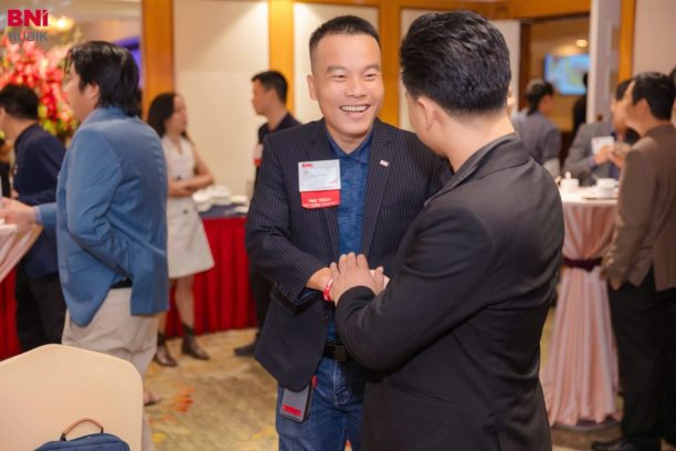 Sáu Bình - Lộ trình phát triển sự nghiệp thành công